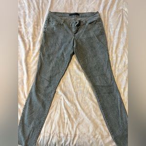 💎 Material Girl Low Cut Patterned Gray Jeans 💎